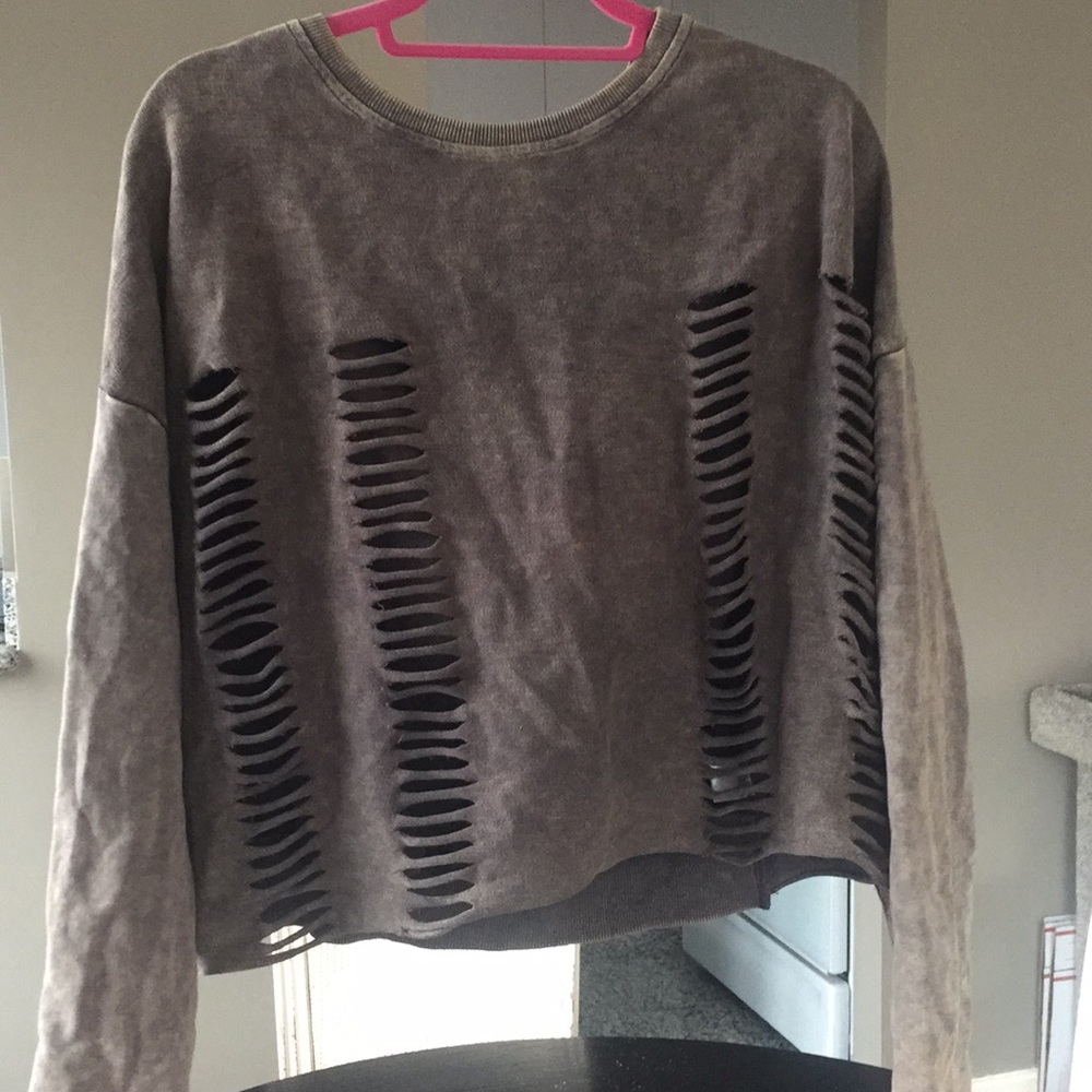 Ripped crop sweatshirt